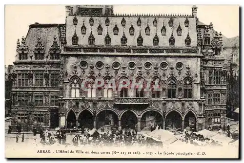 Arras Cartes postales L'hotel de vile en deux cartes La facade principale