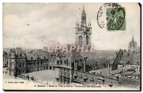 Douai Cartes postales Hotel de vile en beffroi