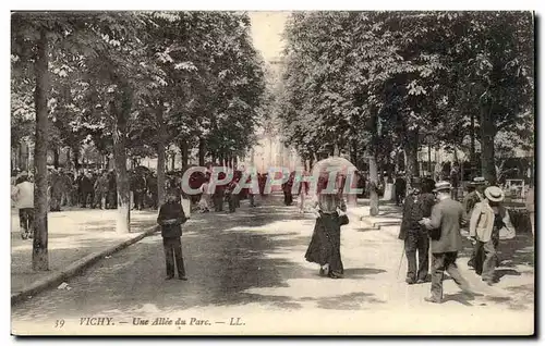 Vichy Cartes postales LUne allee du parc