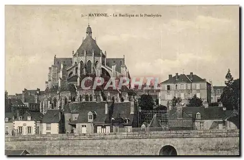 Mayenne Cartes postales La basilique et le presbytere