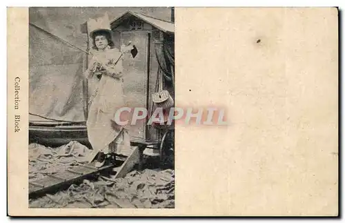 Cartes postales Folklore Colelction Block Femme sortant d'une cabine de bain