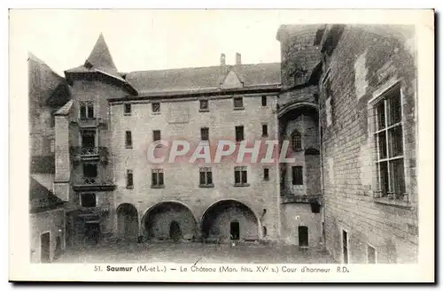 Cartes postales Saumur Le chateau Cour d&#39honneur