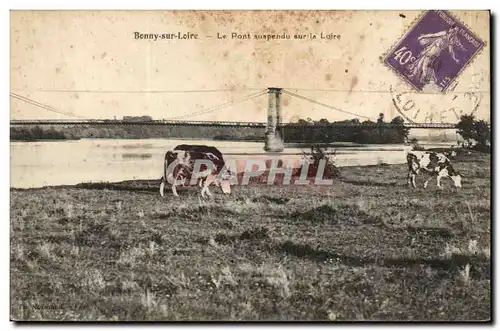 Cartes postales Bonny sur loire Le pont suspendu sur la Loire (vaches)