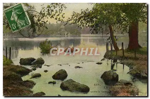 Vincennes Cartes postales Le lac Daumesnil vers le temple grec