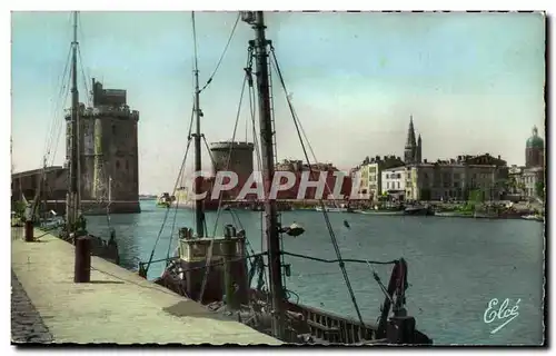 La Rochelle Cartes postales Sortie du port La Tour St Nicolas La tour de la chaine et la tour de la Lanterne