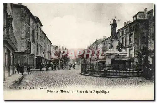 Pezenas - Place de la Republique - Cartes postales