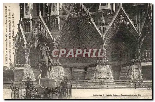 Cartes postales Reims dans ses annees de bombardement Grand portail et jeanne d&#39arc