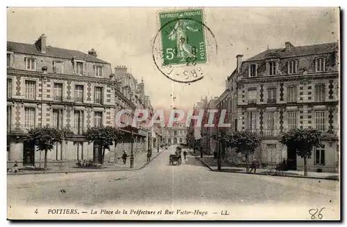 Poitiers Ansichtskarte AK La place de la prefecture et rue Victor Hugo