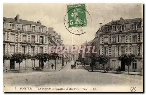Poitiers Cartes postales La place de la prefecture et rue Victor Hugo