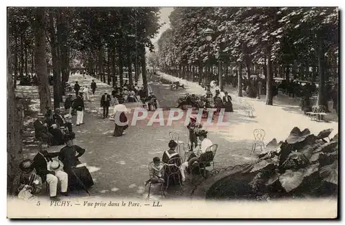 Vichy Ansichtskarte AK Vue prise dans le parc