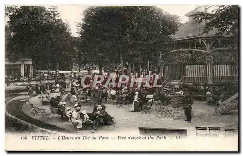 Vittel Cartes postales L&#39heure du the au parc