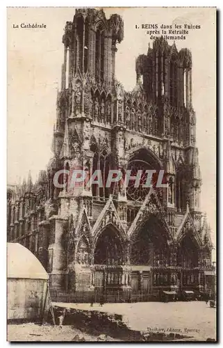 Reims dans les ruines apres la retraite des allemands Cartes postales La cathedrale