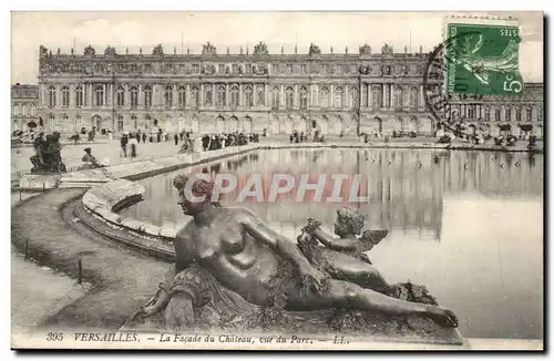 Versailles - La Facade du Chateau - Vue du Parc Cartes postales