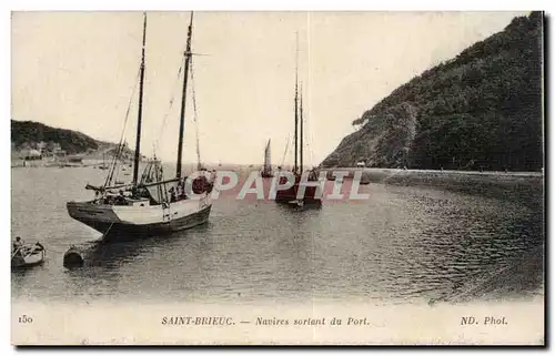 Saint Brieuc Cartes postales Navires sortant du port