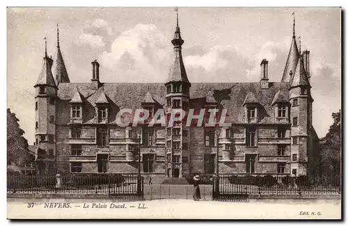 Nevers Cartes postales Le palais ducal