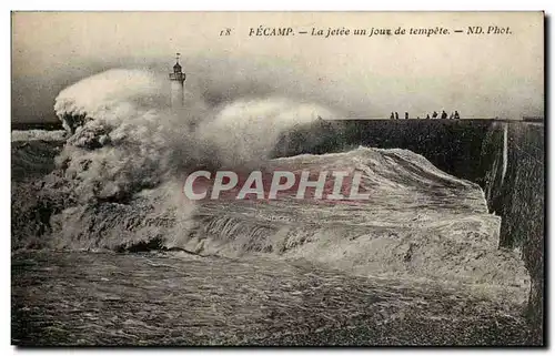 Fecamp Ansichtskarte AK La jetee un jour de tempete (phare)