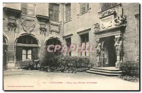 Toulouse Ansichtskarte AK Cour de l&#39hotel de Pierre