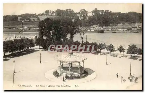 Bayonne Ansichtskarte AK La place d&#39armes et la citadelle