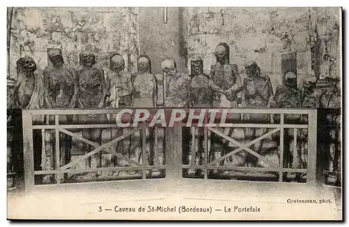 Bordeaux Ansichtskarte AK Caveau de ST Michel Le portefaix