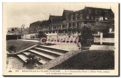 Deauville la plage fleurie Cartes postales Le normandy Hotel et le boulevard Cornuche