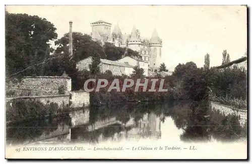 Environs d&#39Angouleme Ansichtskarte AK Larochefoucauld Le chateau et la tardoise