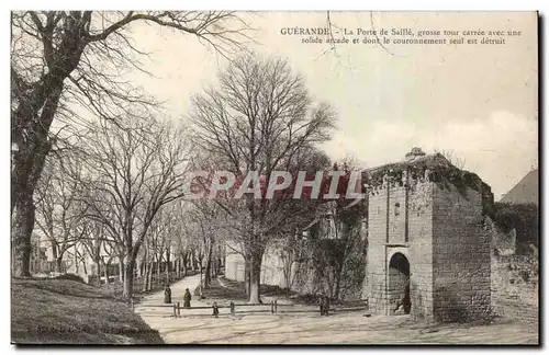 Guerande Cartes postales La porte de Saille grosse tour carree avec une solide arcade