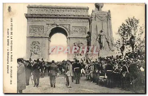 Paris Ansichtskarte AK Defiles de la victoire a Paris 14 juillet 1919 Avant le defile Le CEnotaphe deplace