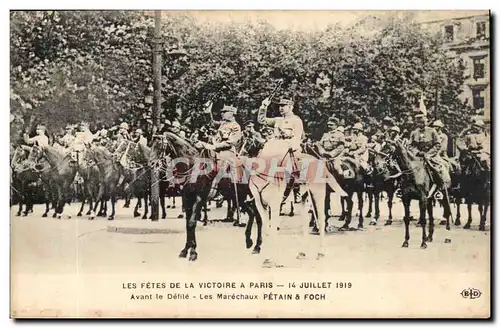 Paris Ansichtskarte AK Defiles de la victoire a Paris 14 juillet 1919 Avant le defile Les Marechaux Petain et Foc