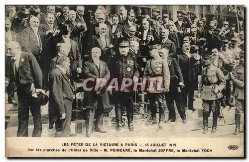 Paris Cartes postales Fetes de la victoire a Paris 14 juillet 1919 Sur les marches de l&#39hotel de ville Poinca