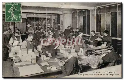 Paris Cartes postales Le Petit Journal Une partie du service de la Papeterie TOP (journal presse media)