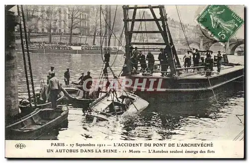 Paris Cartes postales 27 septembre 1911 Accident du pont de l&#39archeveche Un autobus dans la Seine Autobus sou