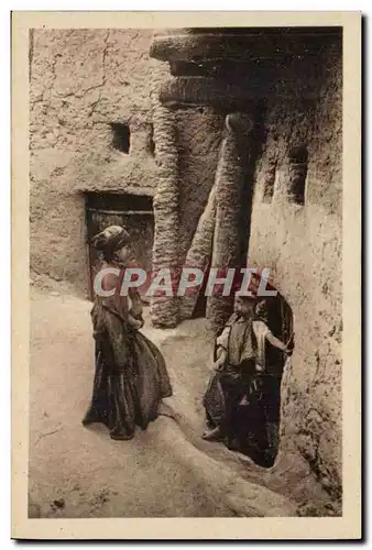 Algerie Constantine Cartes postales Biskra a la porte d&#39une maison