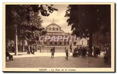 Vichy Cartes postales Le parc et le casino