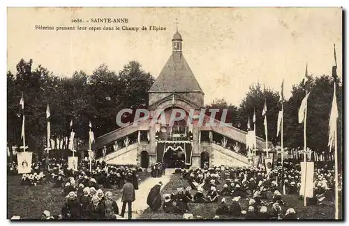 Sainte Anne d&#39Auray Cartes postales Pelerins prenant le repas dns le champ de l&#39epine