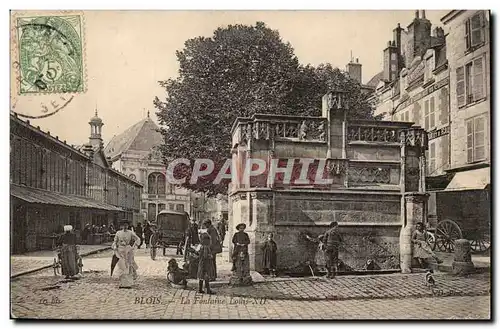 Cartes postales Blois La fontaine Louis XII (enfants)