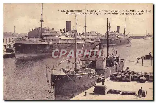 Cette Ansichtskarte AK Station balneaire Quais de la ville et du sud Bateaux marchands a quai et les deux courrie