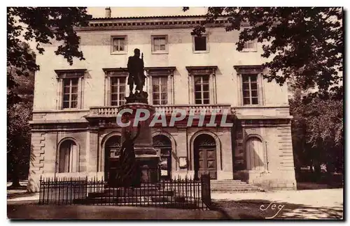 Le Vigan Ansichtskarte AK L&#39hotel de ville et le monument du sergent Triare (1771 1799)