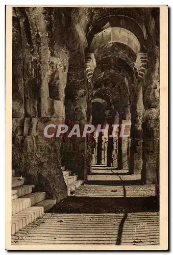 Nimes Cartes postales Galerie faisant le tour des arenes