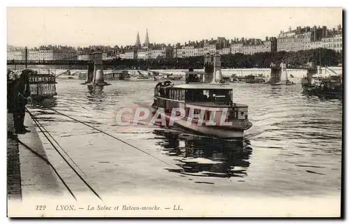 Lyon Cartes postales La SAone et bateau mouche (baetau boat)