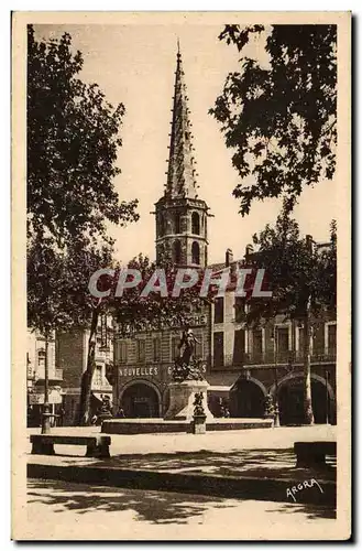 Cartes postales Limoux Place de la Republique et le clocher Saint martin