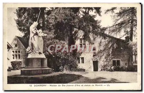 Domremy Cartes postales Maison de Ste Jeanne d'arc et statue de Mercie