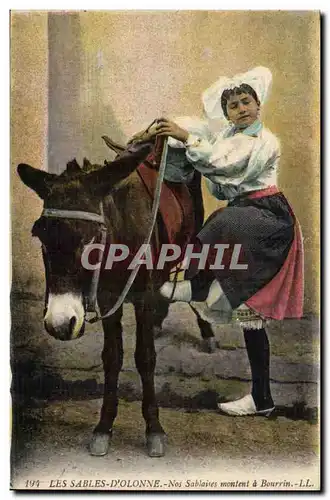 Cartes postales Folklore Costume SAbles d&#39olonne Nos Sablaises montent a Bourrin (ane donkey mule)