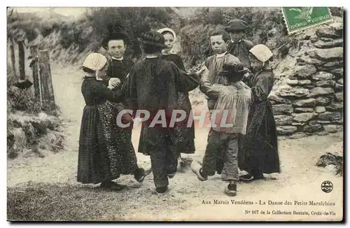 Ansichtskarte AK Aux Marais Vendeens La danse des Petits Maraichins (folklore) TOP vendee