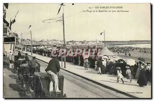 Les SAbles d'olonne Cartes postales La plage et le remblai un jour de courses (hippisme) TOP