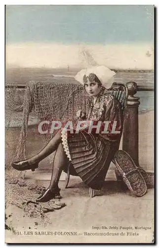 Cartes postales Les Sables d'olonne Sablaise Racommodeuse de filets ( folklore costume )