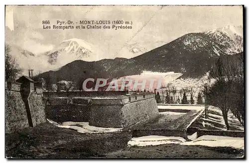 Mont Louis Ansichtskarte AK Les remparts et la chaine des Pyrenees