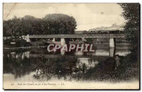 Cartes postales Pont du chemin de fer a la Varenne (train)