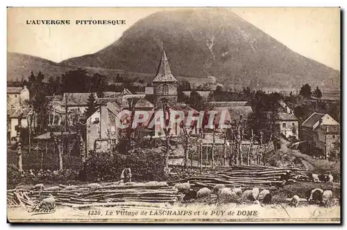 Auvergne Ansichtskarte AK Le village de Laschamps et le Puy de Dome