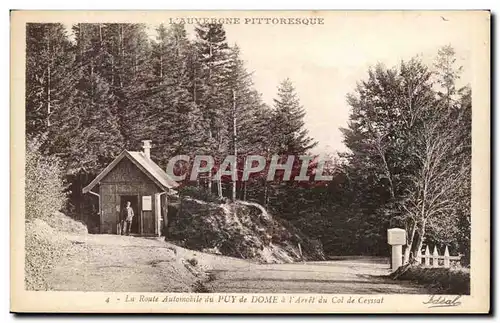 Auvergne Ansichtskarte AK La route automobile du Puy de Dome a l&#39arret du col de Ceyssat