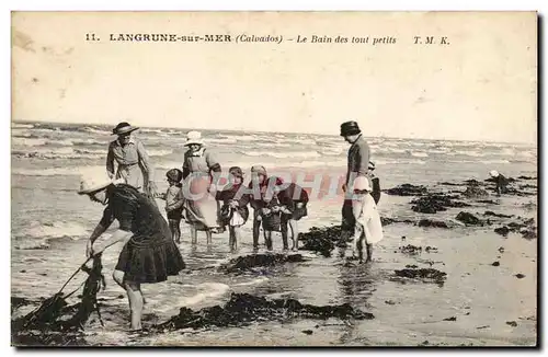 Langrune sur Mer Ansichtskarte AK Le bain des tout petits (enfants plage)